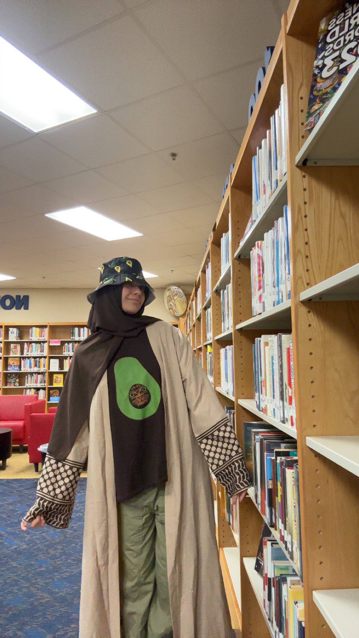Brown Kufeyya Abaya with Belt